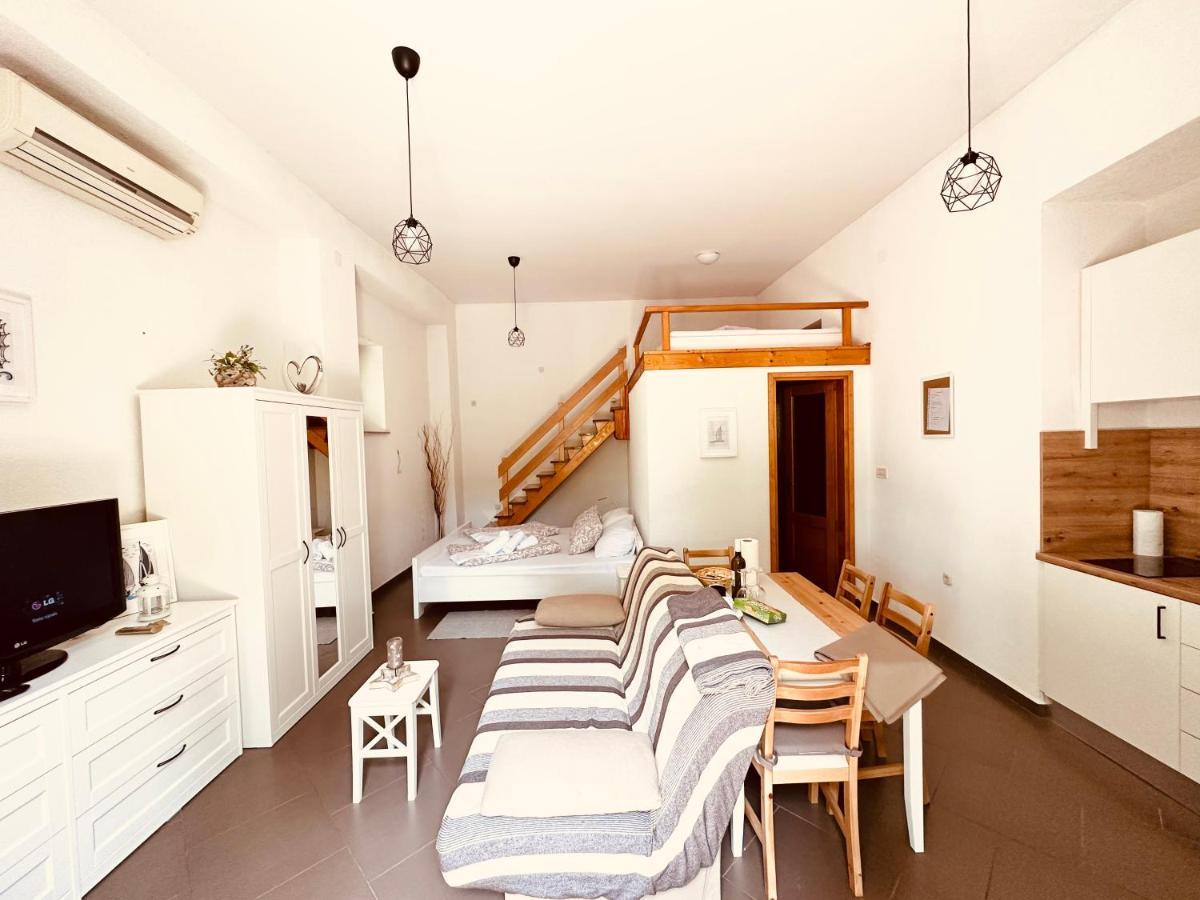 Apartment Paolo Senj  Exteriér fotografie